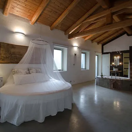 Oda ve Kahvaltı Il Riposo San Damiano dʼAsti